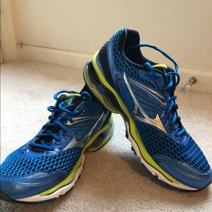 Mizuno Shoes - Men’s Mizuno Wave Creation Size 10.5 Mizuno Shoes - Men’s Mizuno Wave Creation Size 10.5